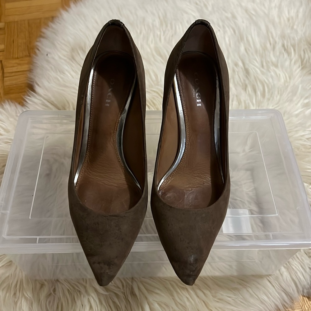 Coach heels in dark taupe